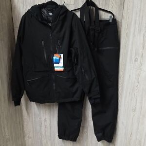 GSOU SNOW Black Matching Snow Pants and Ski Coat Mens Size Medium NWT